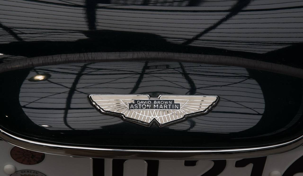 Assurance Aston Martin Virage V12