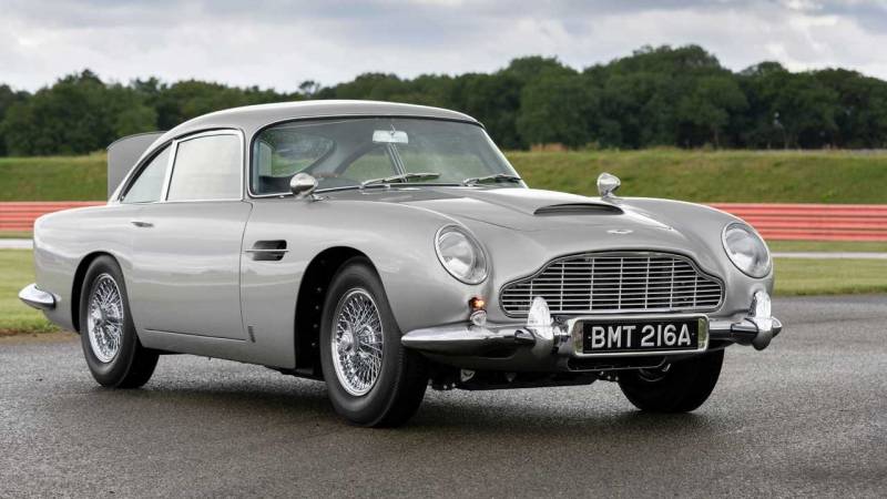 L'Élégance Britannique et l'Art de l'Excellence : L'histoire détaillée d'Aston Martin et la protection assurée par Prestige Assurance