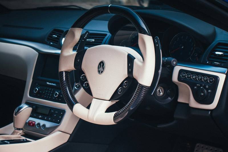Une assurance sur-mesure pour votre Maserati Levante à Annecy avec Prestige Assurance