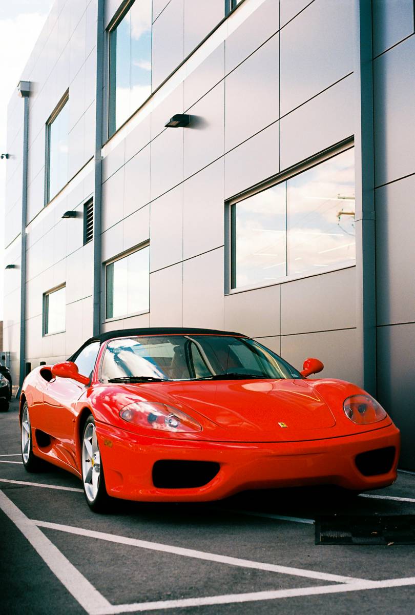 Profitez de garanties exclusives petit prix pour votre Ferrari 360 Modena à Rennes avec Prestige Assurance